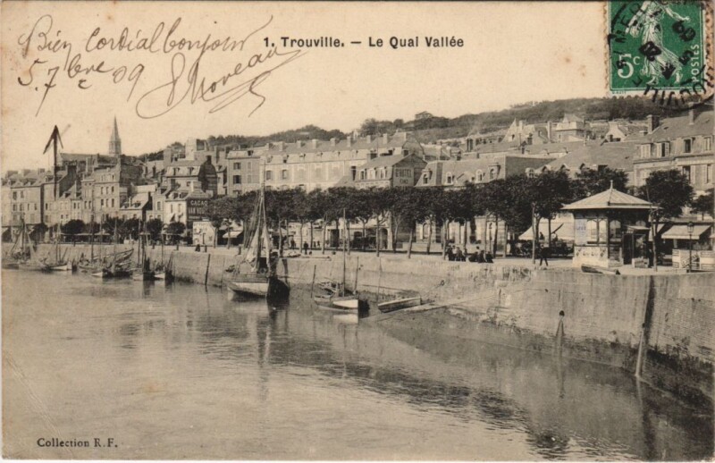 Carte postale ancienne Trouville Le Quai Vallee