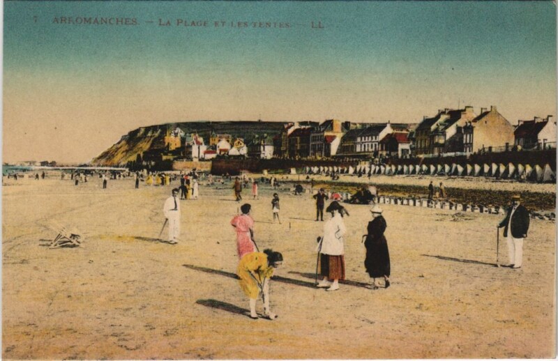 Carte postale ancienne Arromanches La Plage et les Tentes