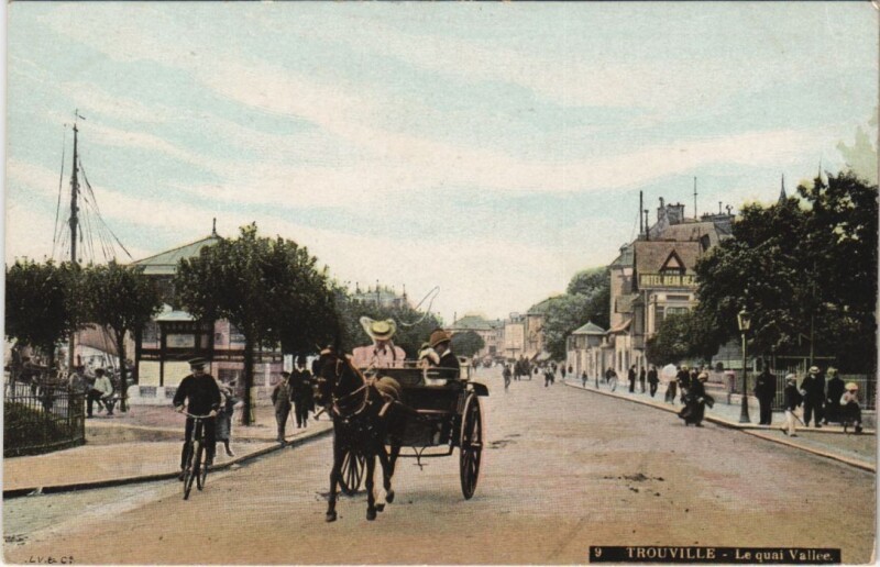Carte postale ancienne Trouville Le Quai Vallee