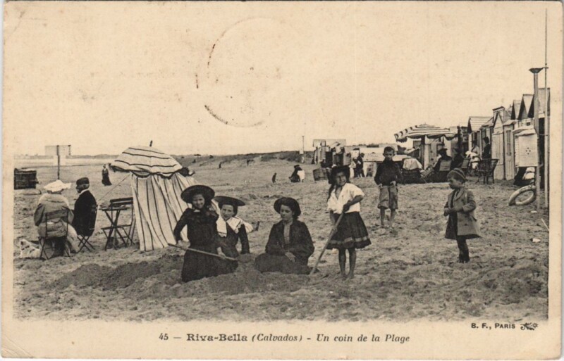 Carte postale ancienne Ouistreham Un Coin de la Plage à Ouistreham
