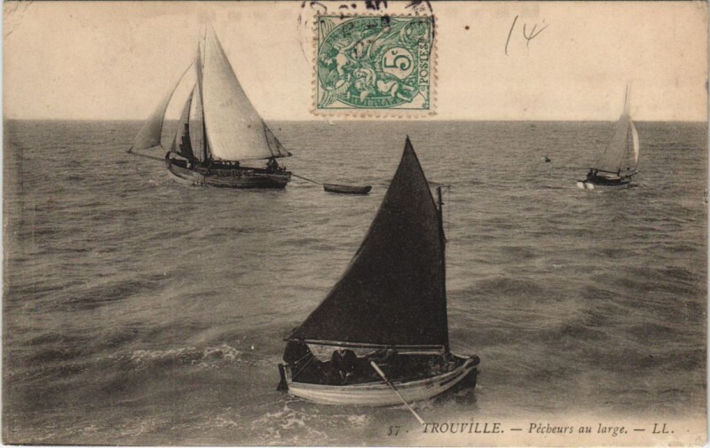 Carte postale ancienne Trouville Pecheurs au Large