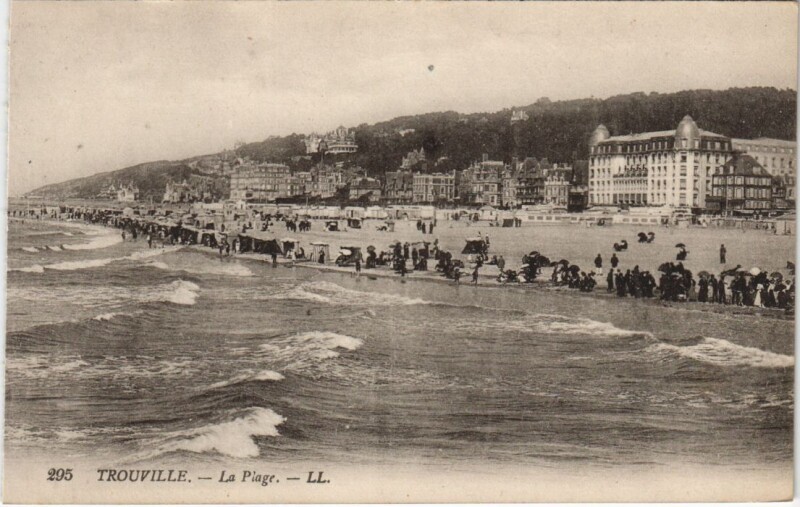 Carte postale ancienne Trouville La Plage