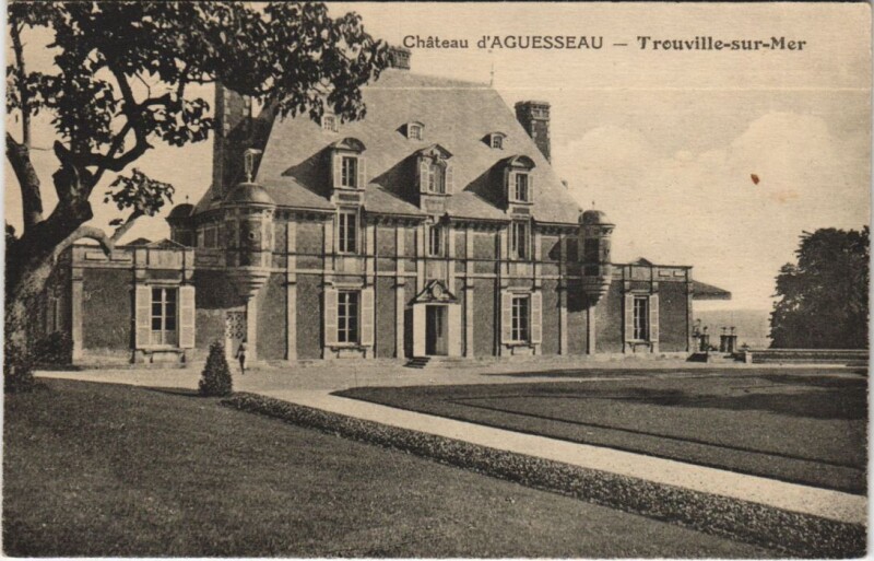 Carte postale ancienne Trouville Chateau d'Aguesseau