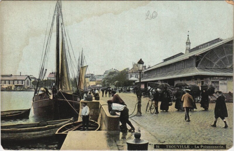 Carte postale ancienne Trouville La Poissonnerie