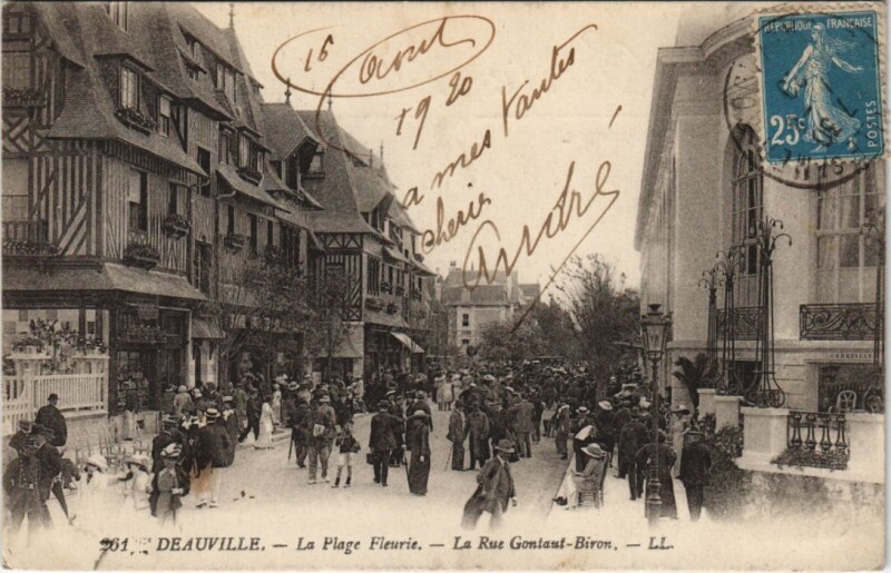 Carte postale ancienne Deauville La Rue Gontaut-Biron à Deauville
