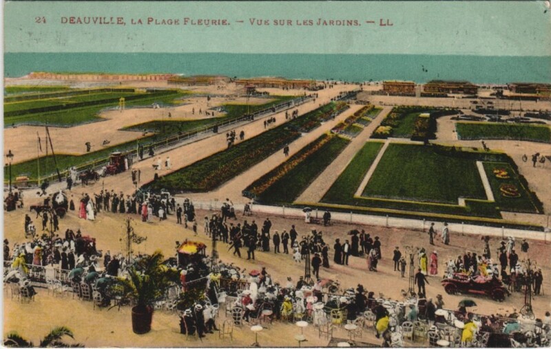 Carte postale ancienne Deauville Vue sur les Jardins à Deauville