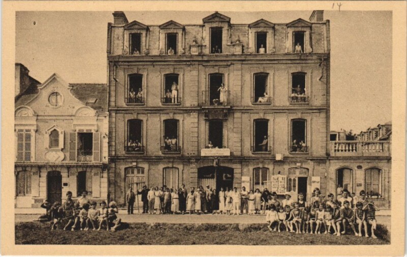Carte postale ancienne Luc-sur-Mer Maison Brocard à Luc-sur-Mer