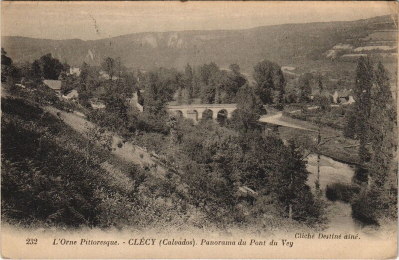 Carte postale ancienne Clecy Panorama du Pont du Vey