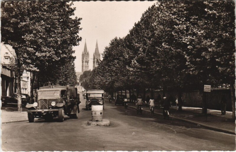 Carte postale ancienne Caen Boulevard Bertrand