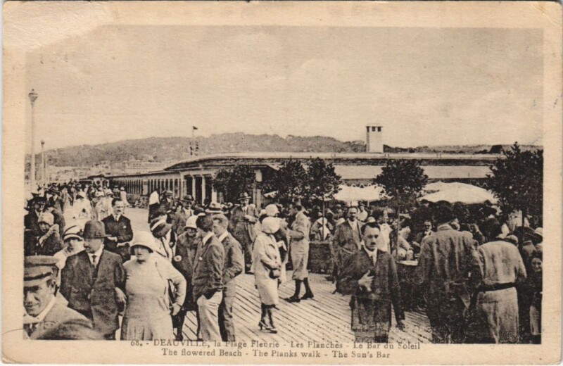 Carte postale ancienne Deauville La Plage Fleurie - Les Planches - Le Bar du Soleil à Deauville