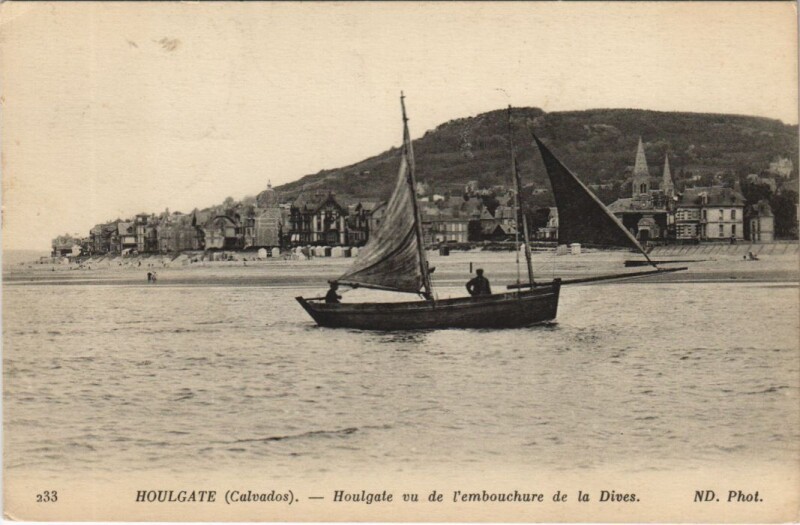 Carte postale ancienne Houlgate Houlgate vu de l'Embouchere de la Dives à Houlgate