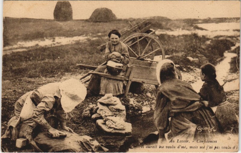 Carte postale ancienne Au Lavoir - Types