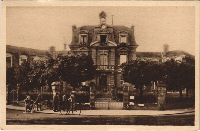 Carte postale ancienne Deauville La Mairie à Deauville