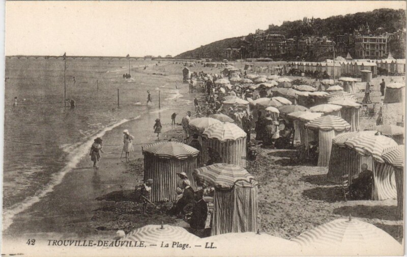 Carte postale ancienne Trouville Deauville - La Plage à Deauville