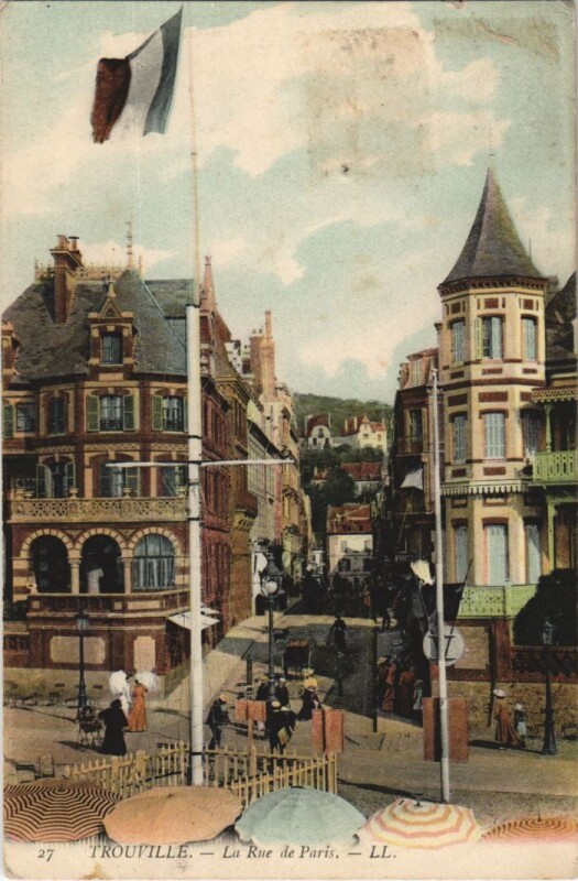Carte postale ancienne Trouville La Rue de Paris