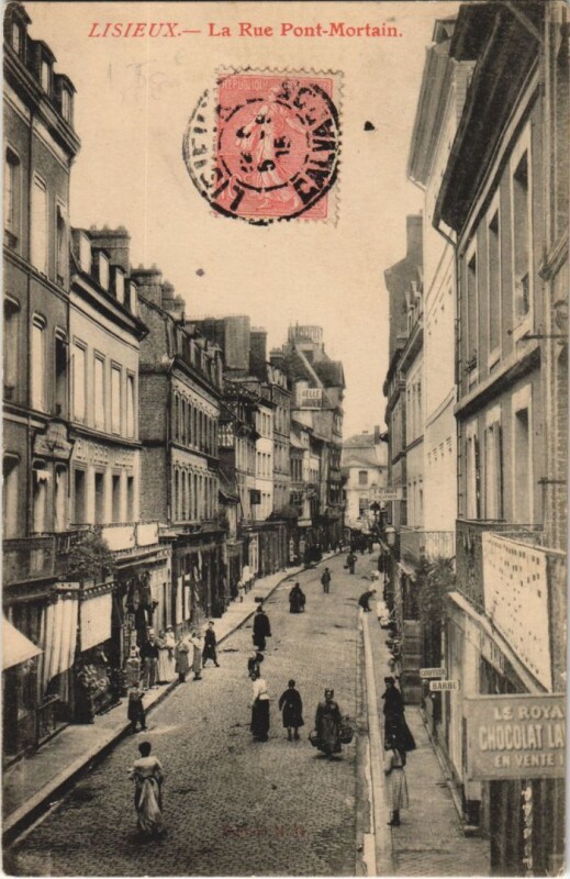 Carte postale ancienne Lisieux La Rue Pont-Mortain à Lisieux