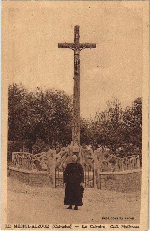 Carte postale ancienne Le Mesnil-Aouze Le Calvaire