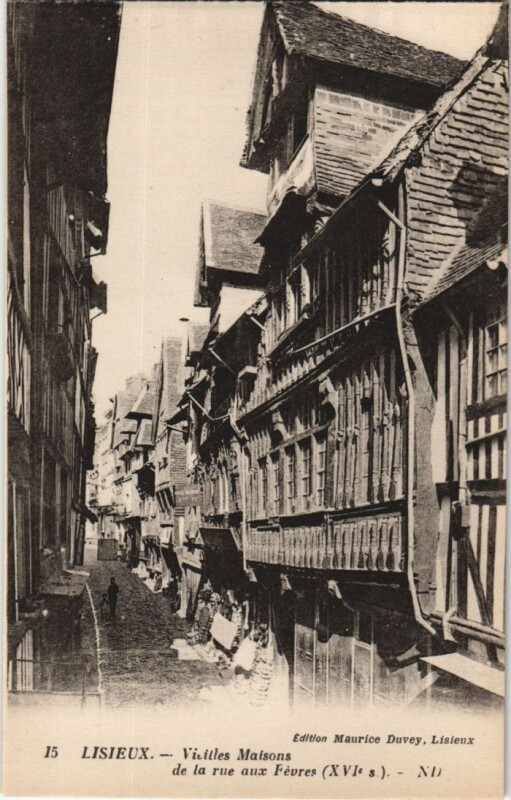 Carte postale ancienne Lisieux Vieilles Maisons de la Rue aux Fevres à Lisieux