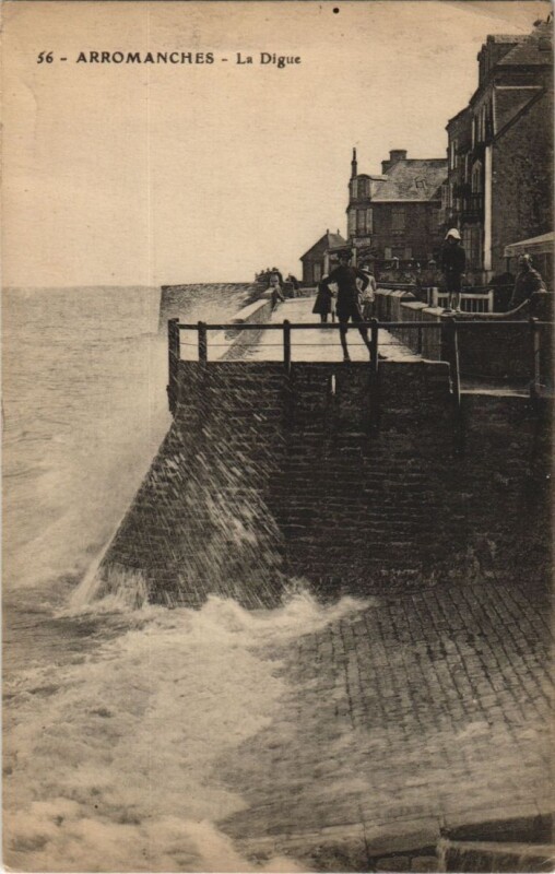 Carte postale ancienne Arromanches La Digue