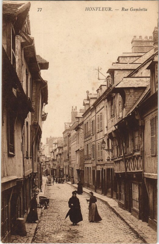 Carte postale ancienne Honfleur Rue Gambetta à Honfleur