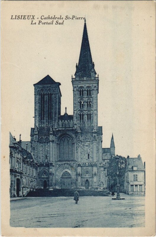 Carte postale ancienne Lisieux Cathedrale Saint-Pierre - Le Portail Sud à Lisieux