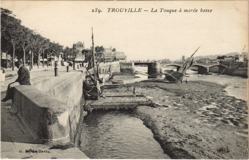 Carte postale ancienne Trouville La Touque a Maree Basse