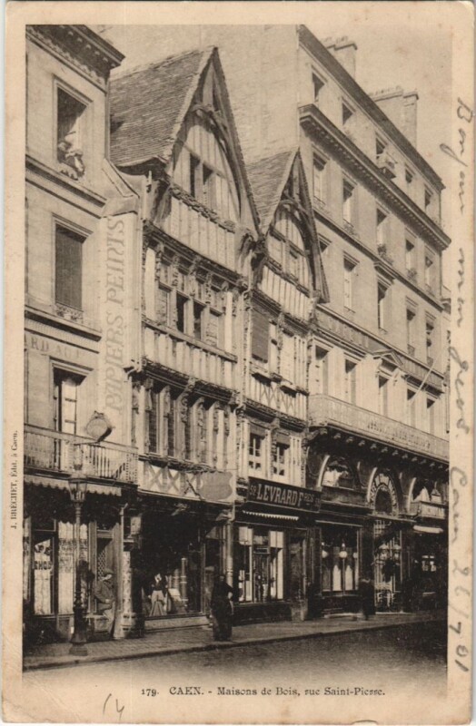 Carte postale ancienne Caen Maisons de Bois - Rue Saint-Pierre à Maisons