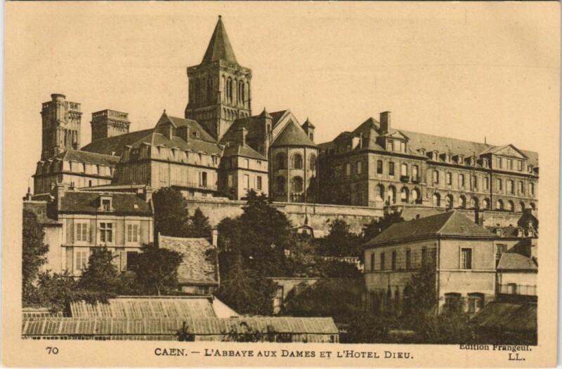 Carte postale ancienne Caen L'Abbaye aux Dames et l'Hotel Dieu