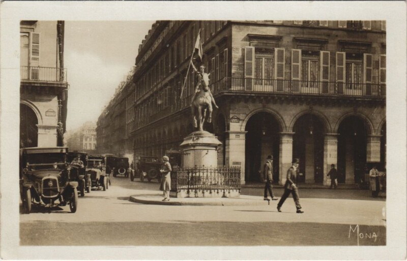 Carte postale ancienne Paris 1e Statue de Jeanne d'Arc à Paris 1er