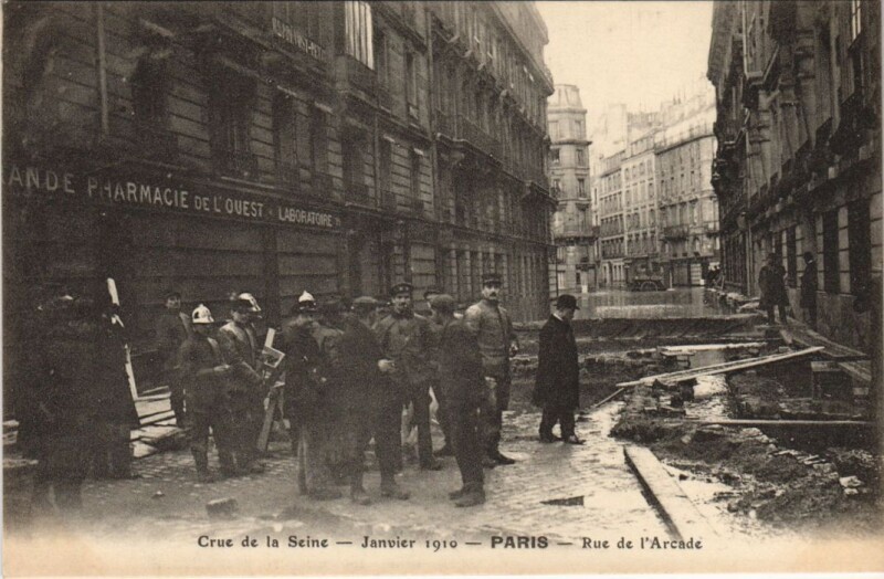 Carte postale ancienne Inondations 1910 Paris Rue de l'Arcade