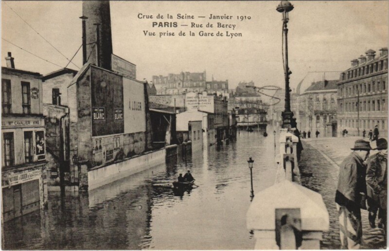 Carte postale ancienne Inondations 1910 Paris Rue de Bercy