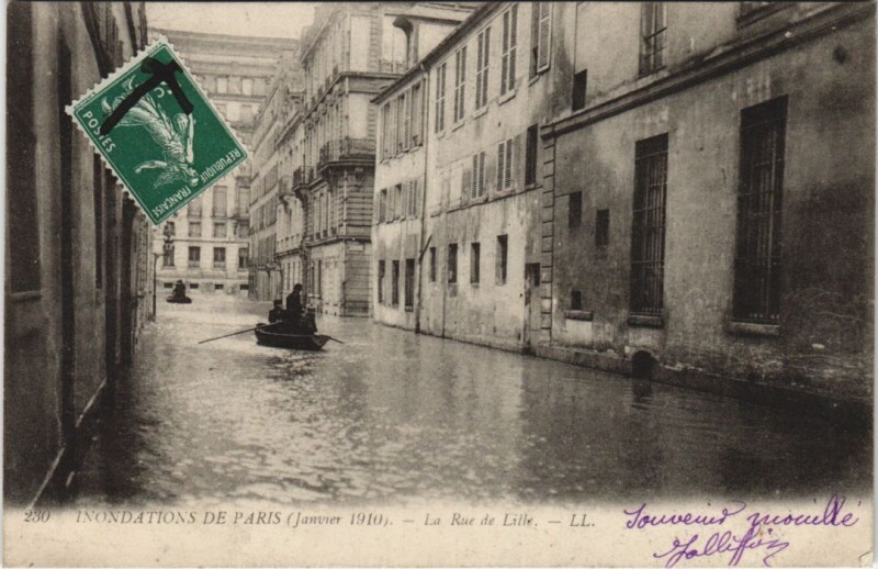 Carte postale ancienne Inondations 1910 Paris Rue de Lille