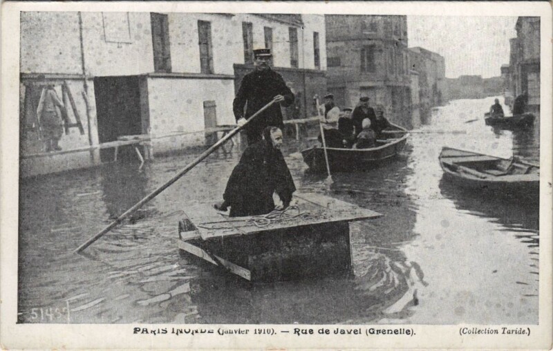 Carte postale ancienne Paris inondé (janvier 1910) - Rue de Javel (Grenelle) à Paris 15e