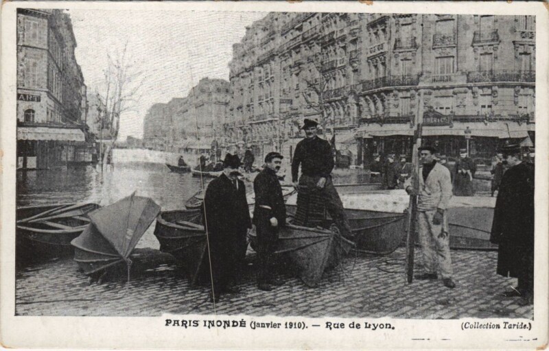 Carte postale ancienne Paris inondé (janvier 1910) - Rue de Lyon à Paris 12e