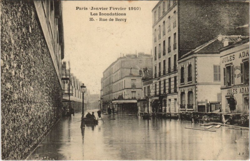 Carte postale ancienne Inondations 1910 Paris Rue de Bercy