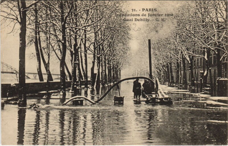 Carte postale ancienne Inondations de Janvier 1910 - Quai Debilly à Paris 16e