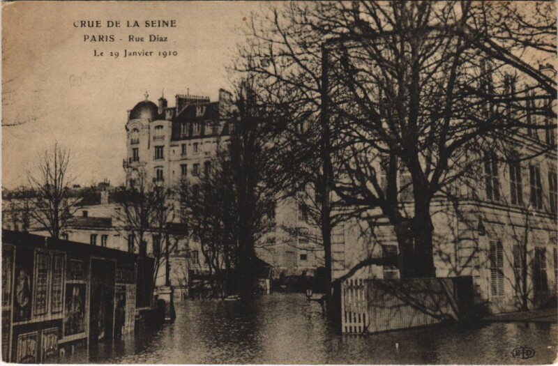 Carte postale ancienne Crue de la Seine - Rue Diaz - Le 29 Janvier 1910 à Paris 16e