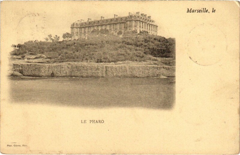 Carte postale ancienne Marseille - Le Pharo à Marseille