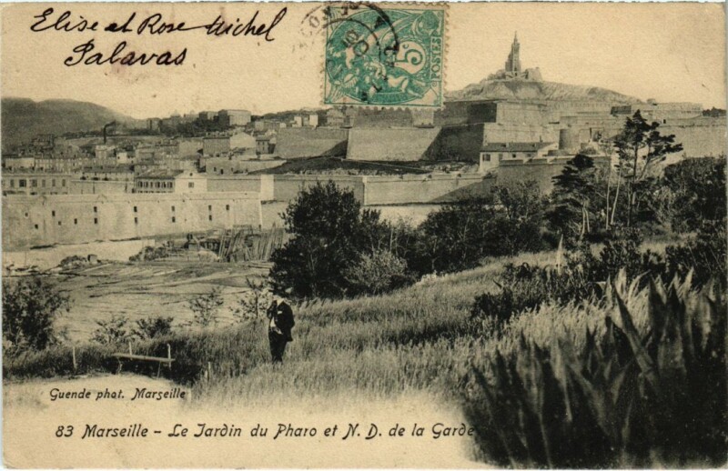 Carte postale ancienne Marseille Le Jardin du Pharo et N. D. de la Garde à Marseille
