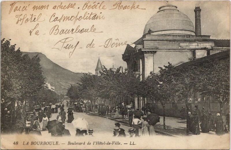 Carte postale ancienne La Bourboule-Boulevard de l'Hotel de Ville à La Bourboule