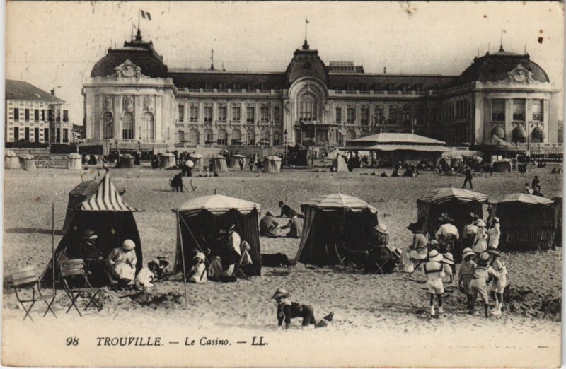 Carte postale ancienne Trouville Le Casino