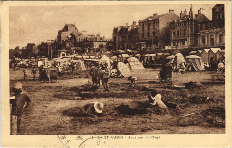 Carte postale ancienne Saint-Aubin Jeux sur la Plage