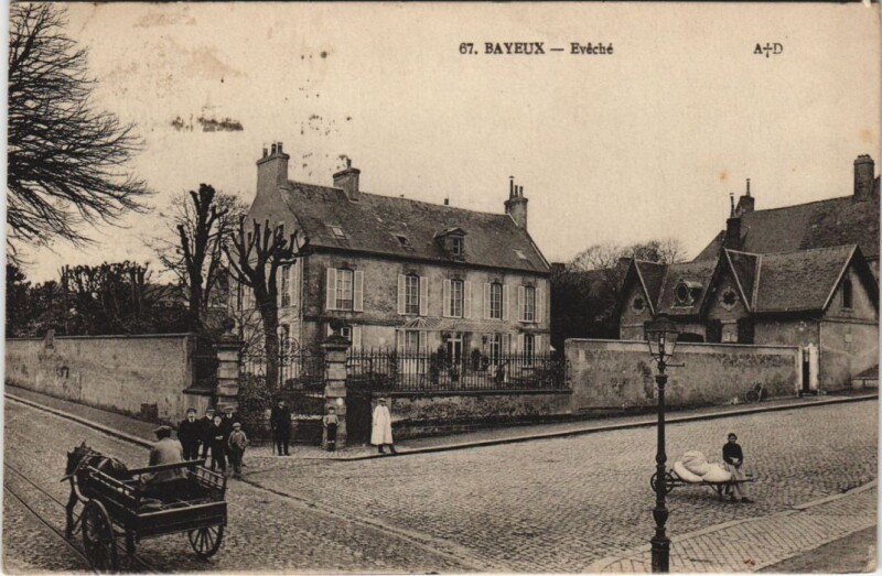 Carte postale ancienne Bayeux Eveche à Bayeux
