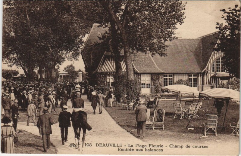 Carte postale ancienne Deauville Champ de Courses - Rentree aux Balances à Deauville
