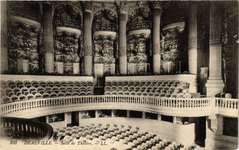 Carte postale ancienne Calvados Deauville Salle de Theatre à Deauville
