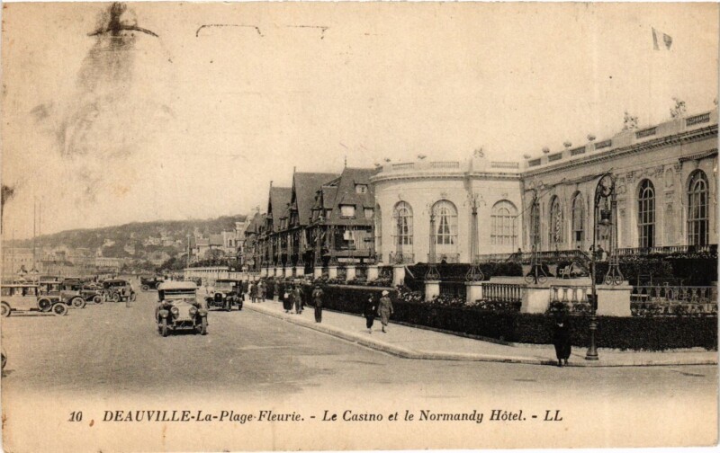 Carte postale ancienne Calvados Deauville Casino Normandy Hotel à Deauville