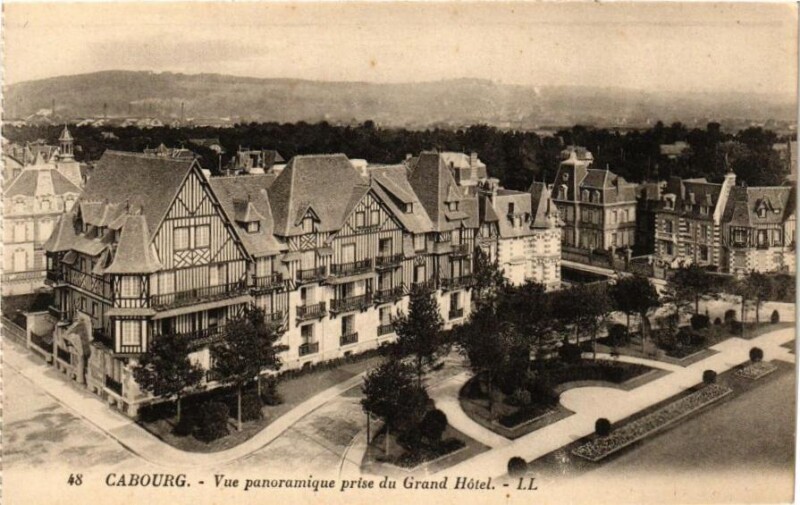 Carte postale ancienne Cabourg - Vue panoramique à Cabourg