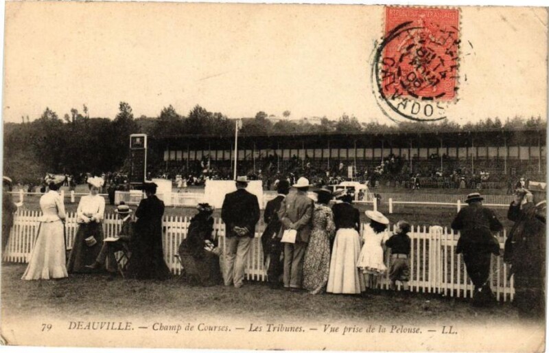 Carte postale ancienne Deauville - Champ de courses à Deauville