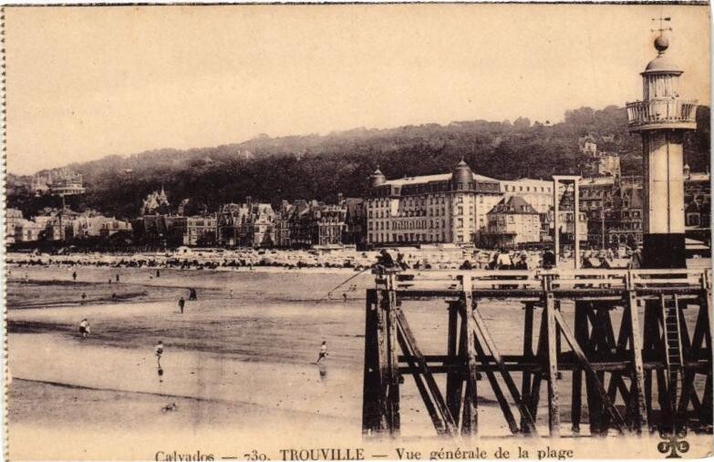 Carte postale ancienne Trouville - Vue générale de la Plage