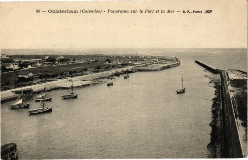 Carte postale ancienne Ouistreham - Panorama sur le Port et la Mer à Ouistreham